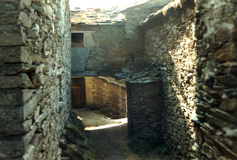 San Esteban de los Buitres en Illano.